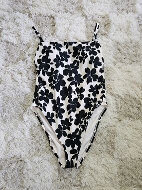 NWT Shade And Shore Black & White Floral One-Piece Swimsuit